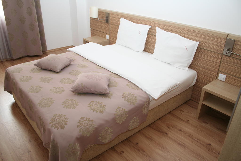Top Rooms Aparthotel Bucarest Chambre photo