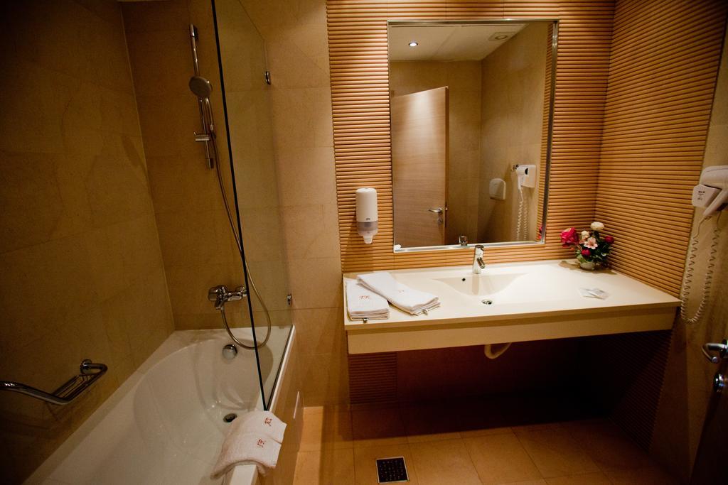 Top Rooms Aparthotel Bucarest Chambre photo