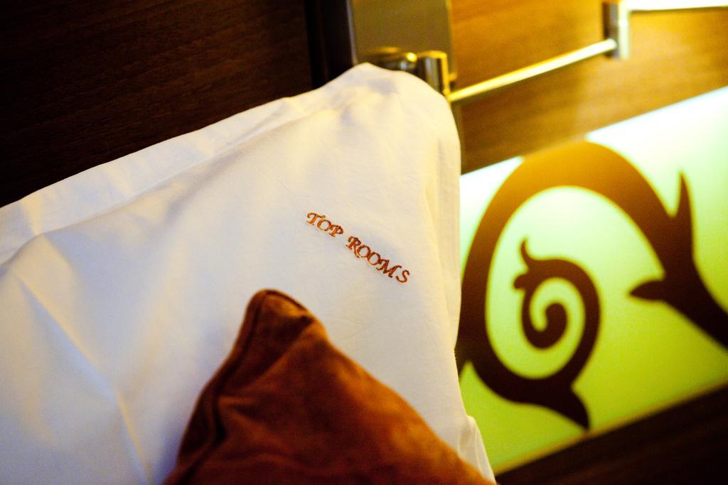 Top Rooms Aparthotel Bucarest Extérieur photo