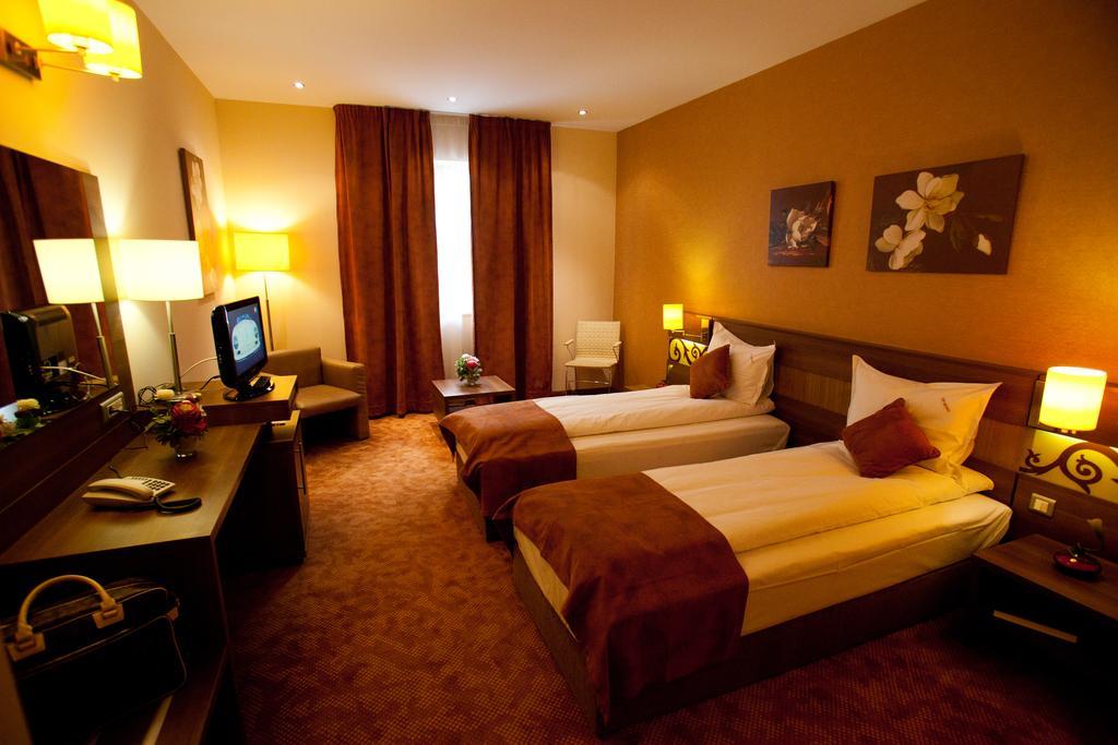 Top Rooms Aparthotel Bucarest Extérieur photo